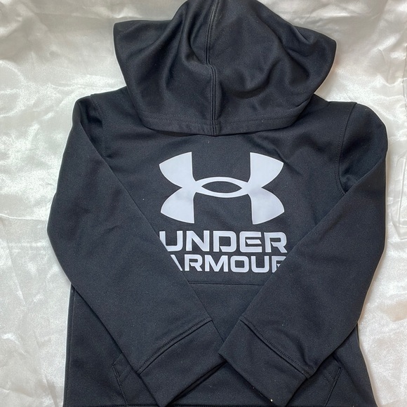 Under Armour Boys Hoodie Size 4 Pre-loved - Picture 2 of 4